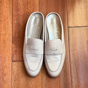 AGL Attilio Giusti Leombruni Stud Penny Loafer EU 40 (9.5) Very light pink color